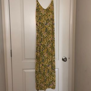 Old Navy V-Neck Maxi Dress